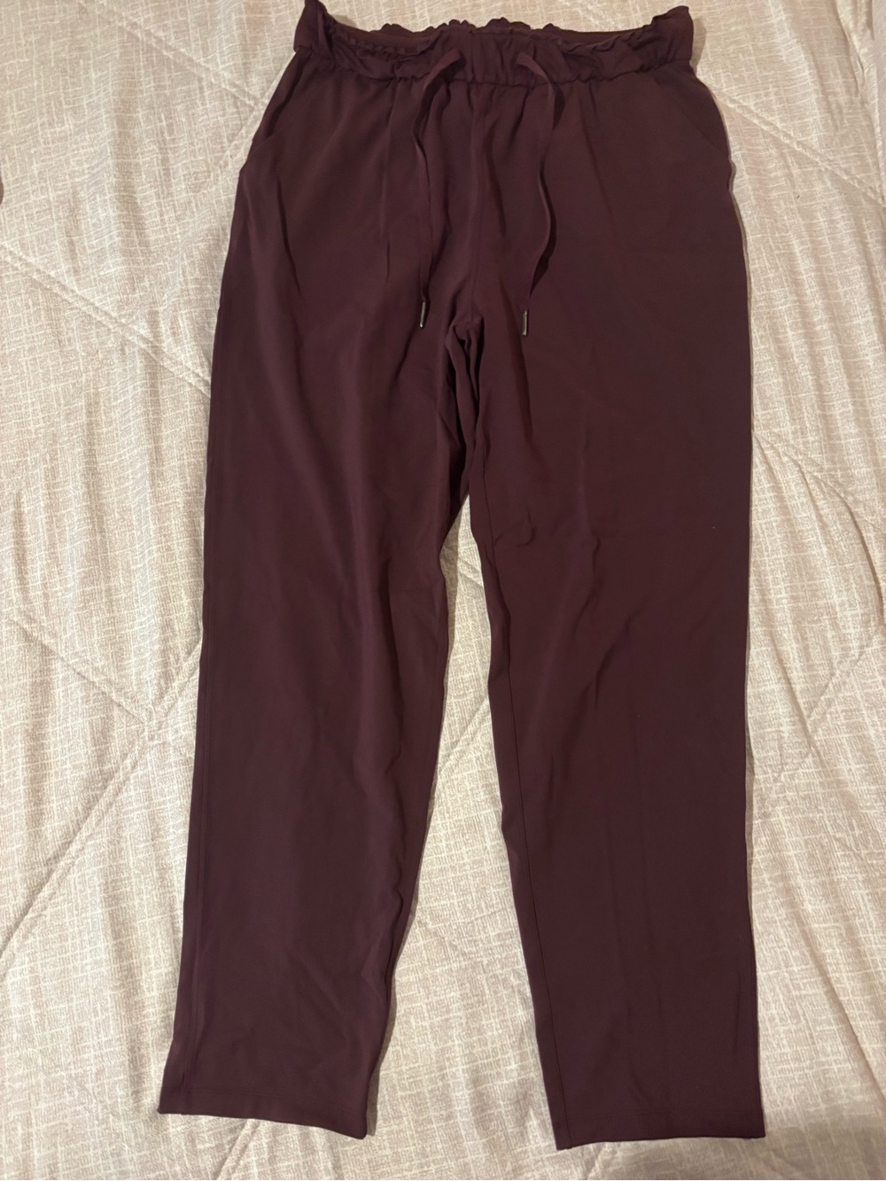 lululemon athletica Men's Drawstring Joggers in Deep Burgundy